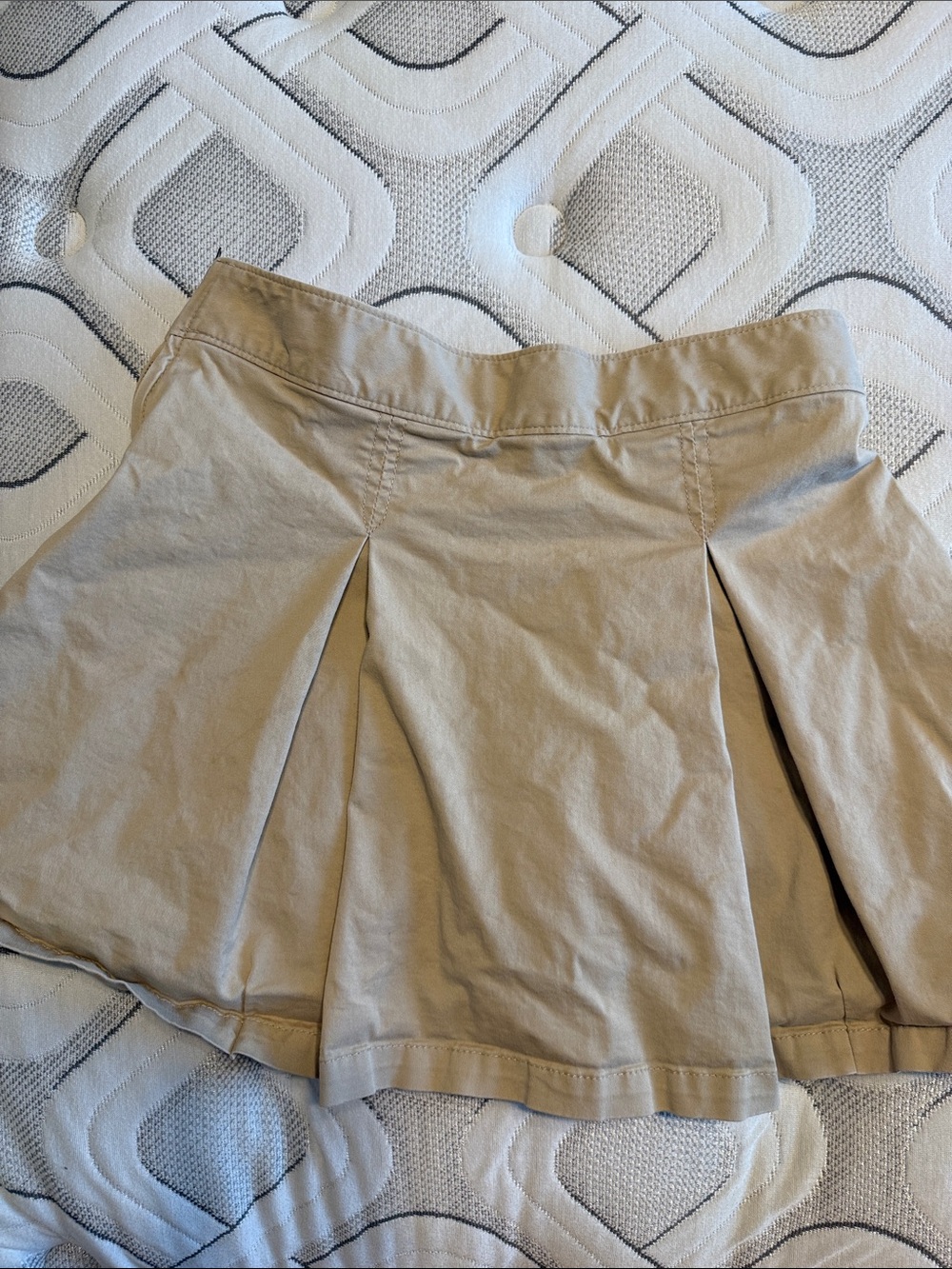 Uniform Skort GAP Girls Khaki Pleated Skort - Picture 2 of 5
